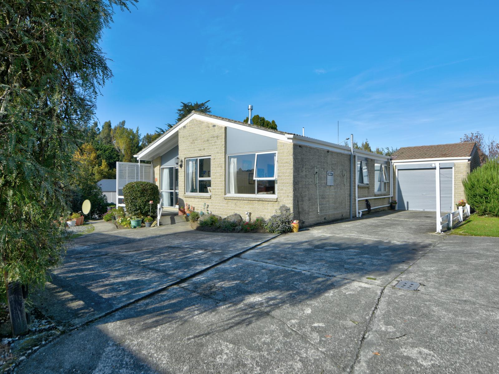 13 Railway Esplanade, East Gore