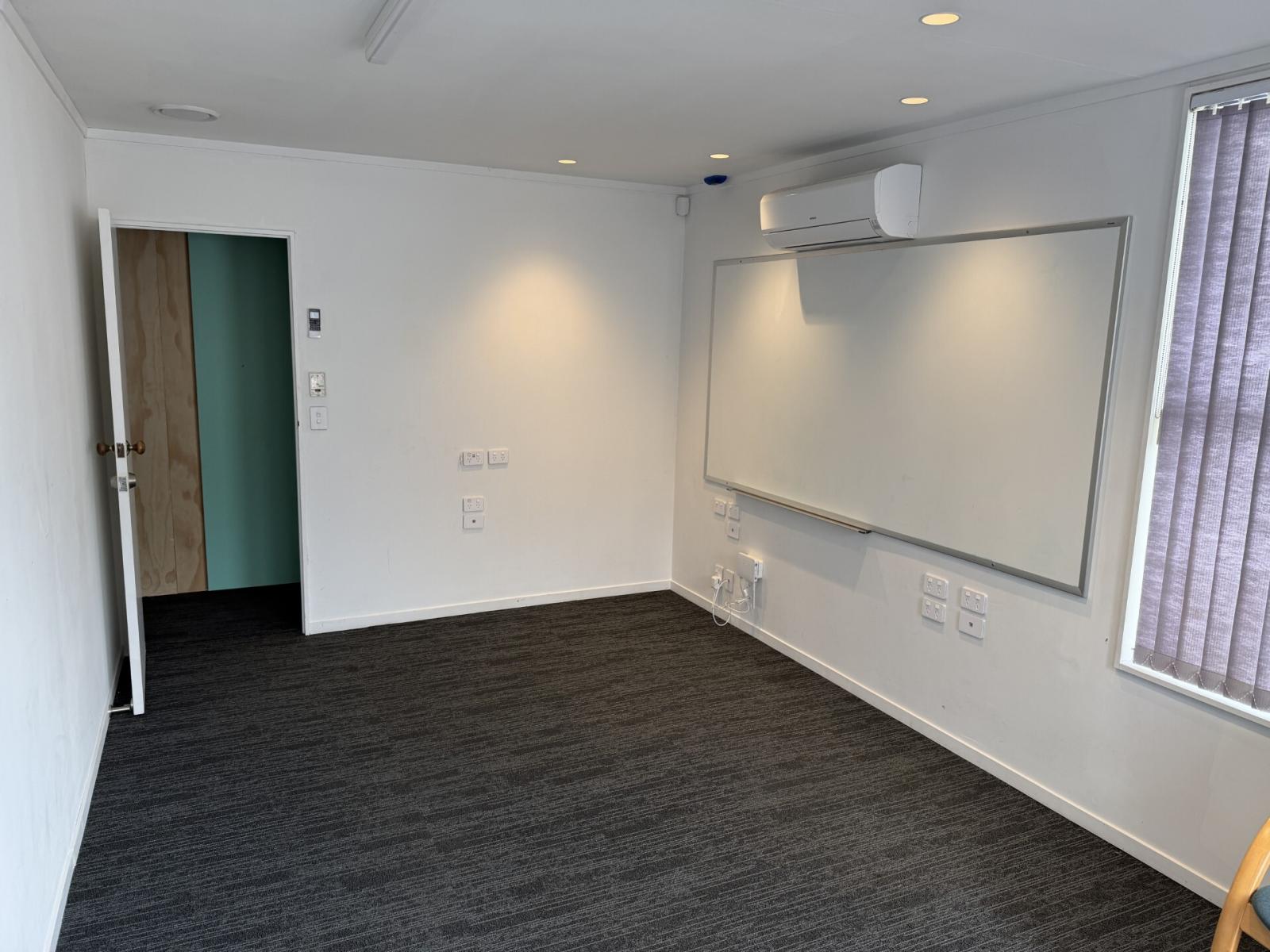 Unit E, 19 Ihakara Street, Paraparaumu