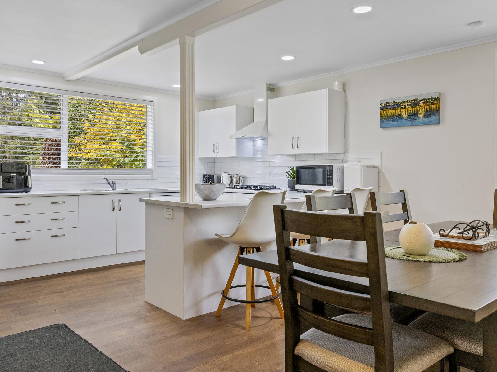 1429 River Road, Broadlands
