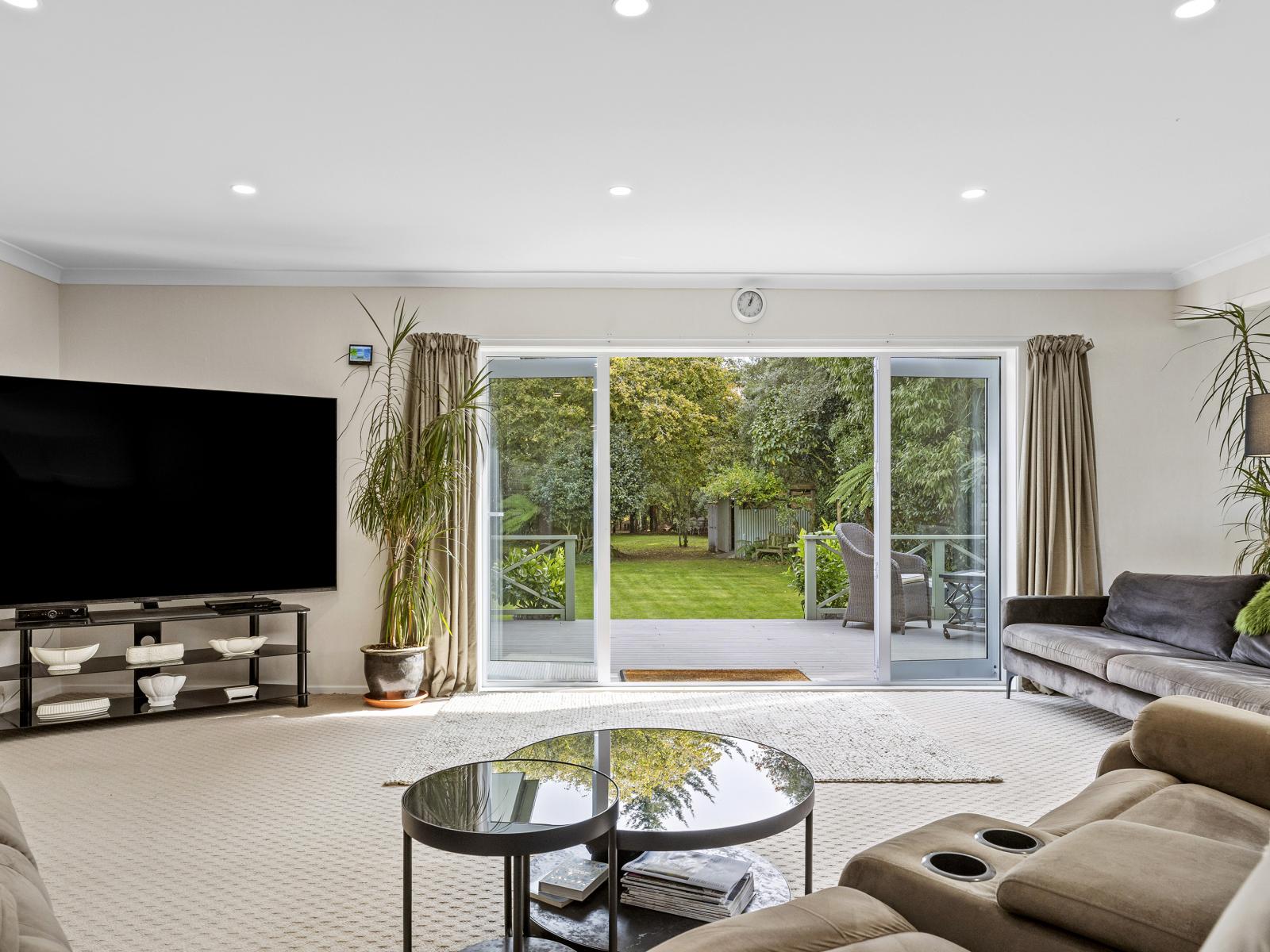 1429 River Road, Broadlands