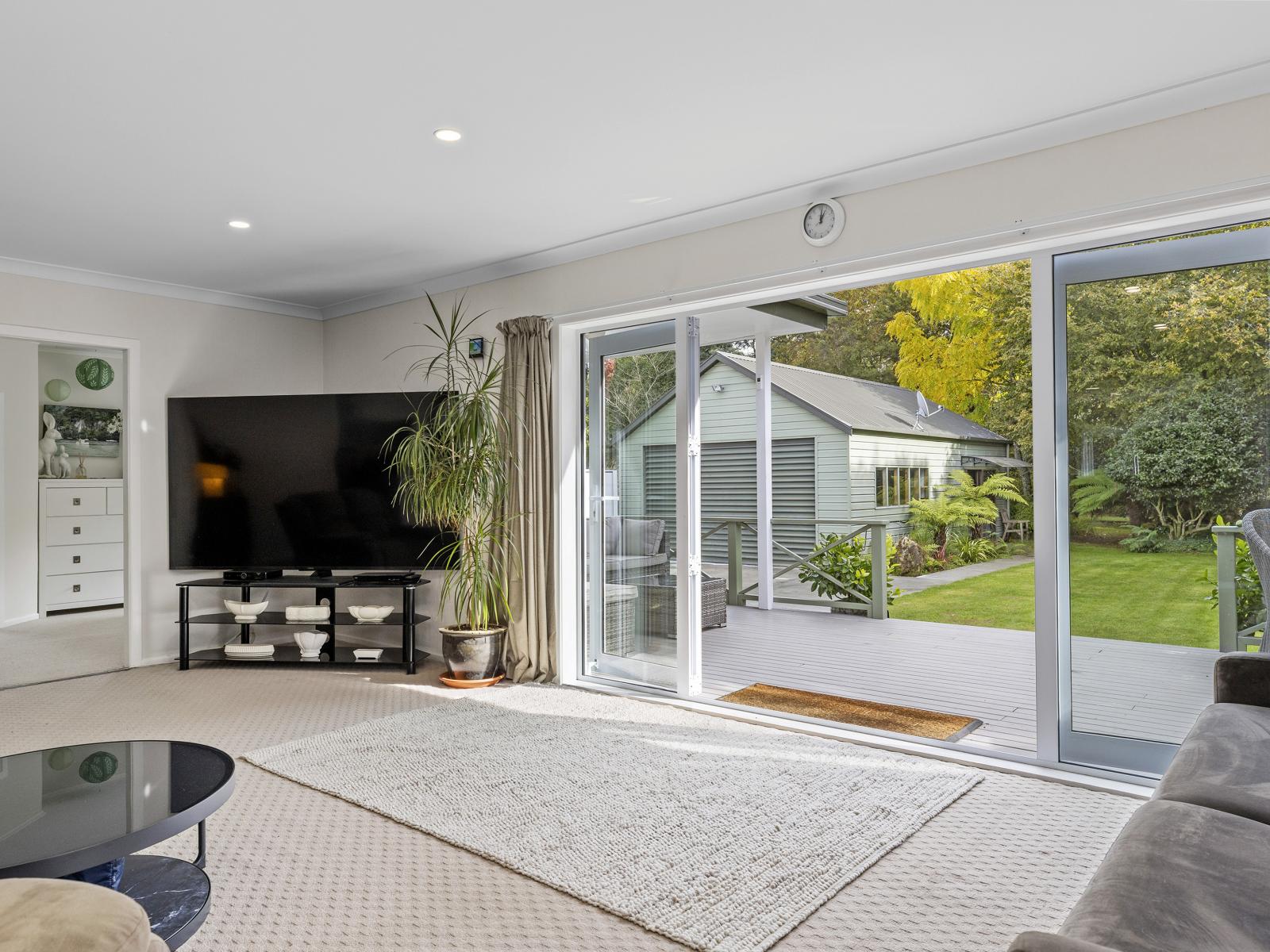 1429 River Road, Broadlands