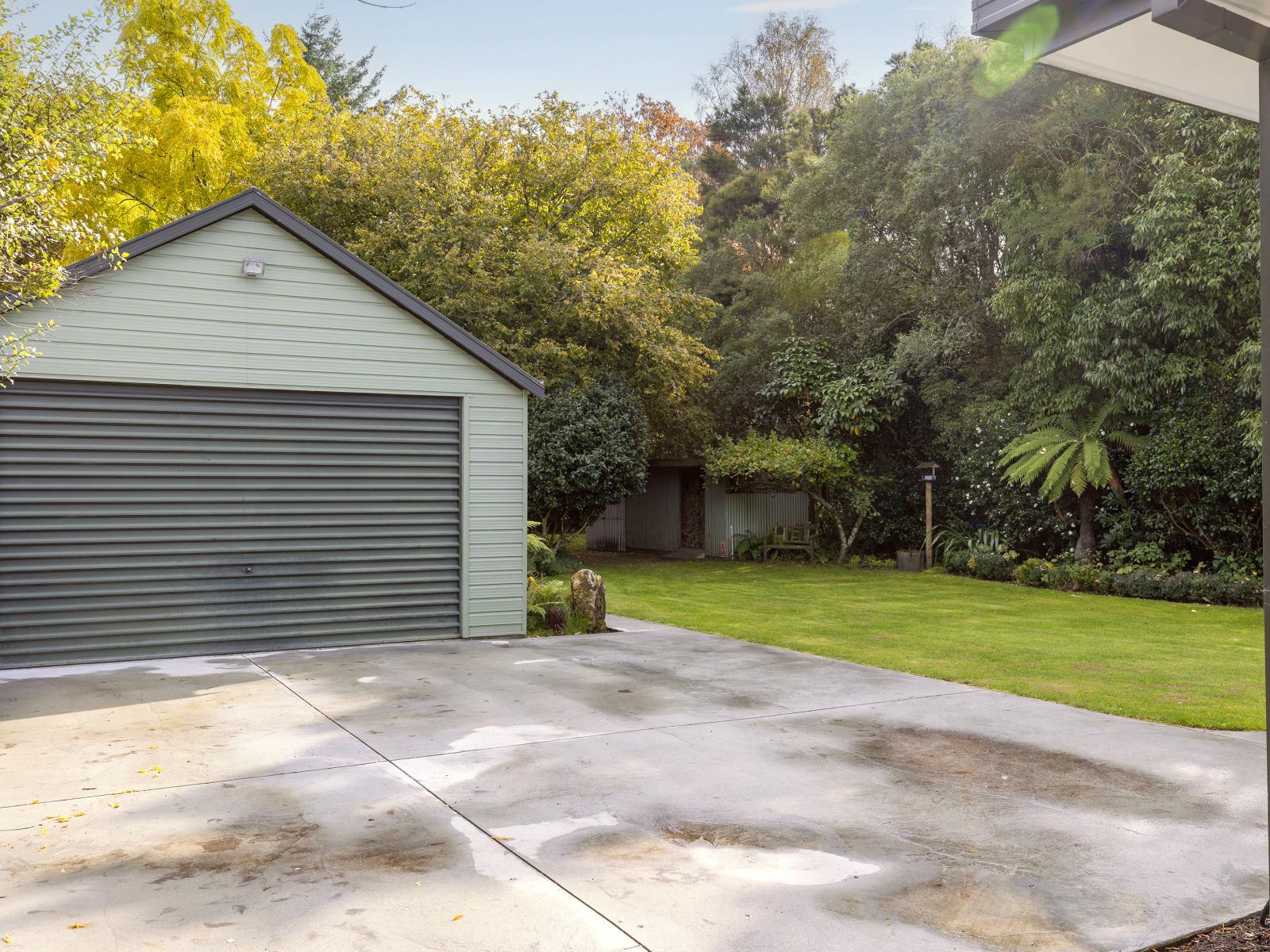 1429 River Road, Broadlands