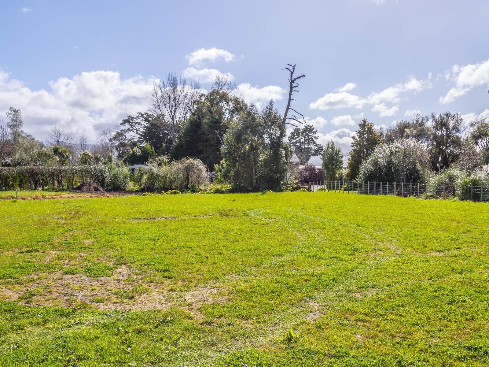 5,7,8a Macrocarpa Lane, Carterton