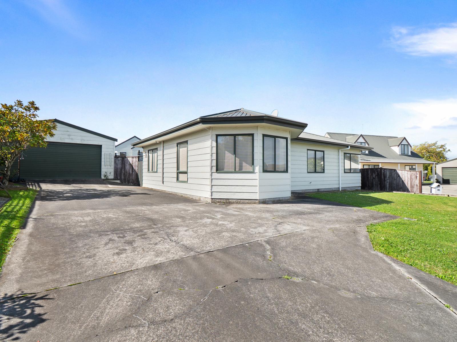 38 Dahlstrom Grove, Kelvin Grove