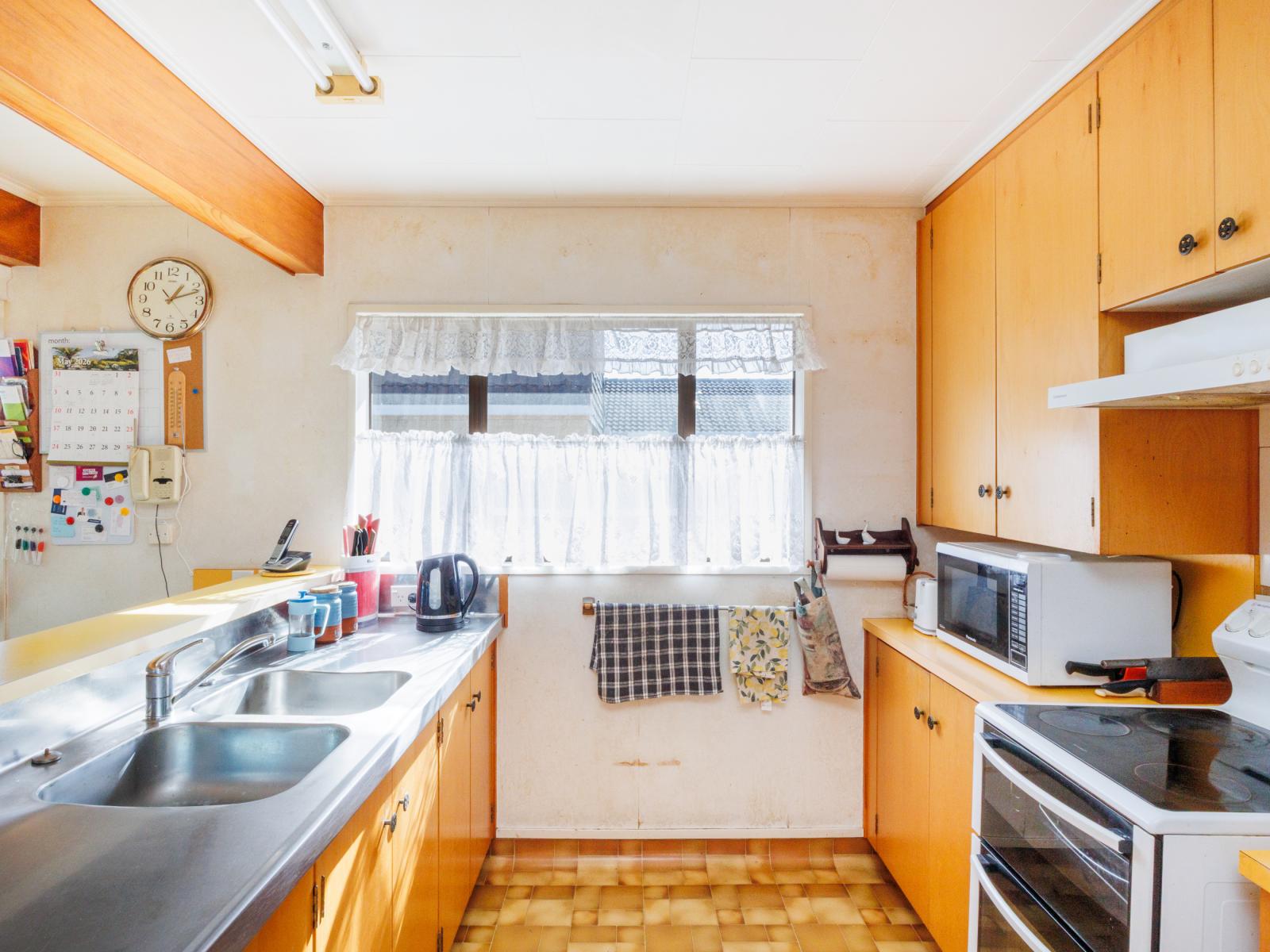 2A Bristol Crescent, Roslyn