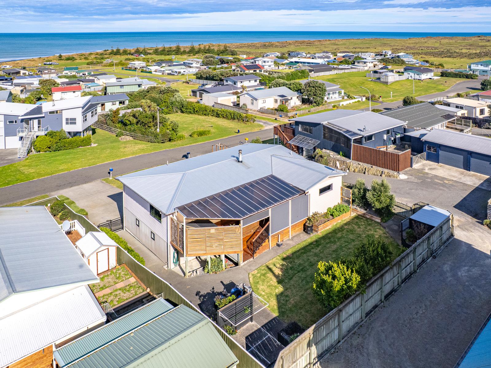 10 Okiwa Terrace, Waiinu Beach