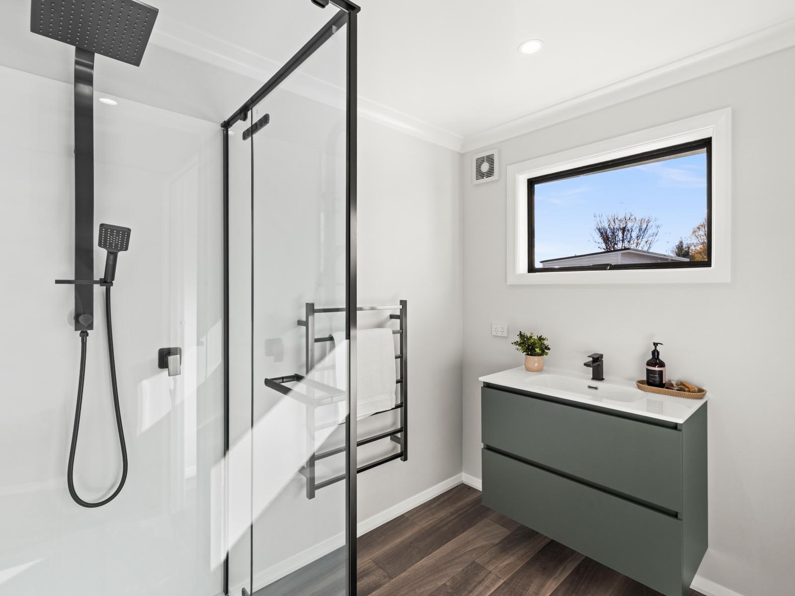 908B Outram Road, Akina