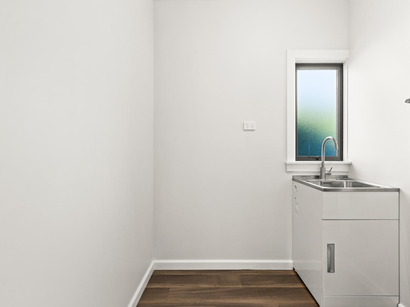 908B Outram Road, Akina