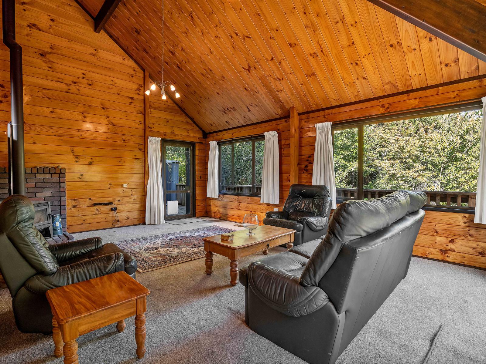 21b Sequoia Grove, Merrilands