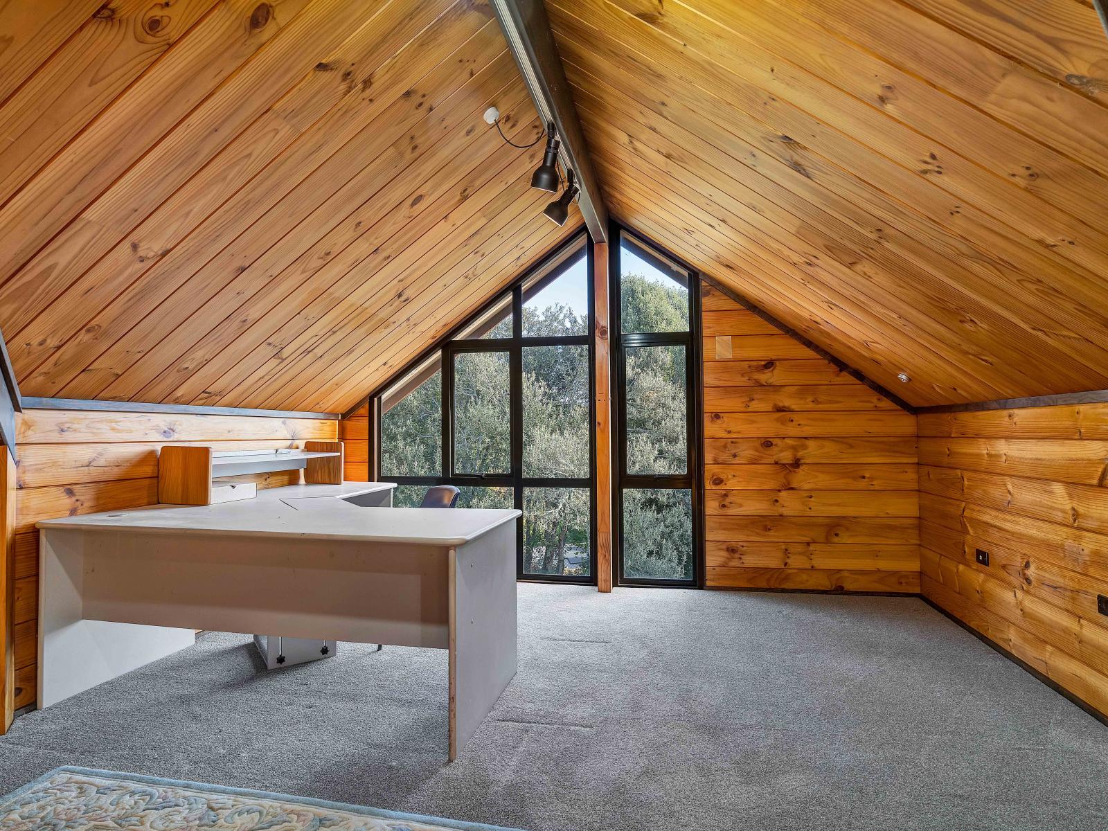21b Sequoia Grove, Merrilands