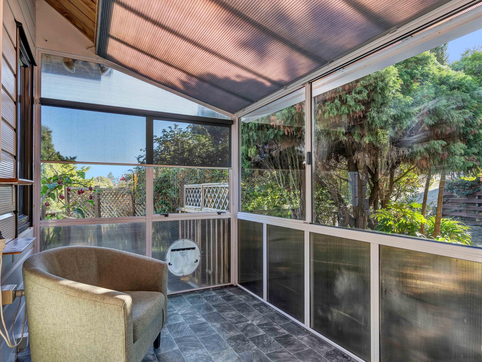 21b Sequoia Grove, Merrilands