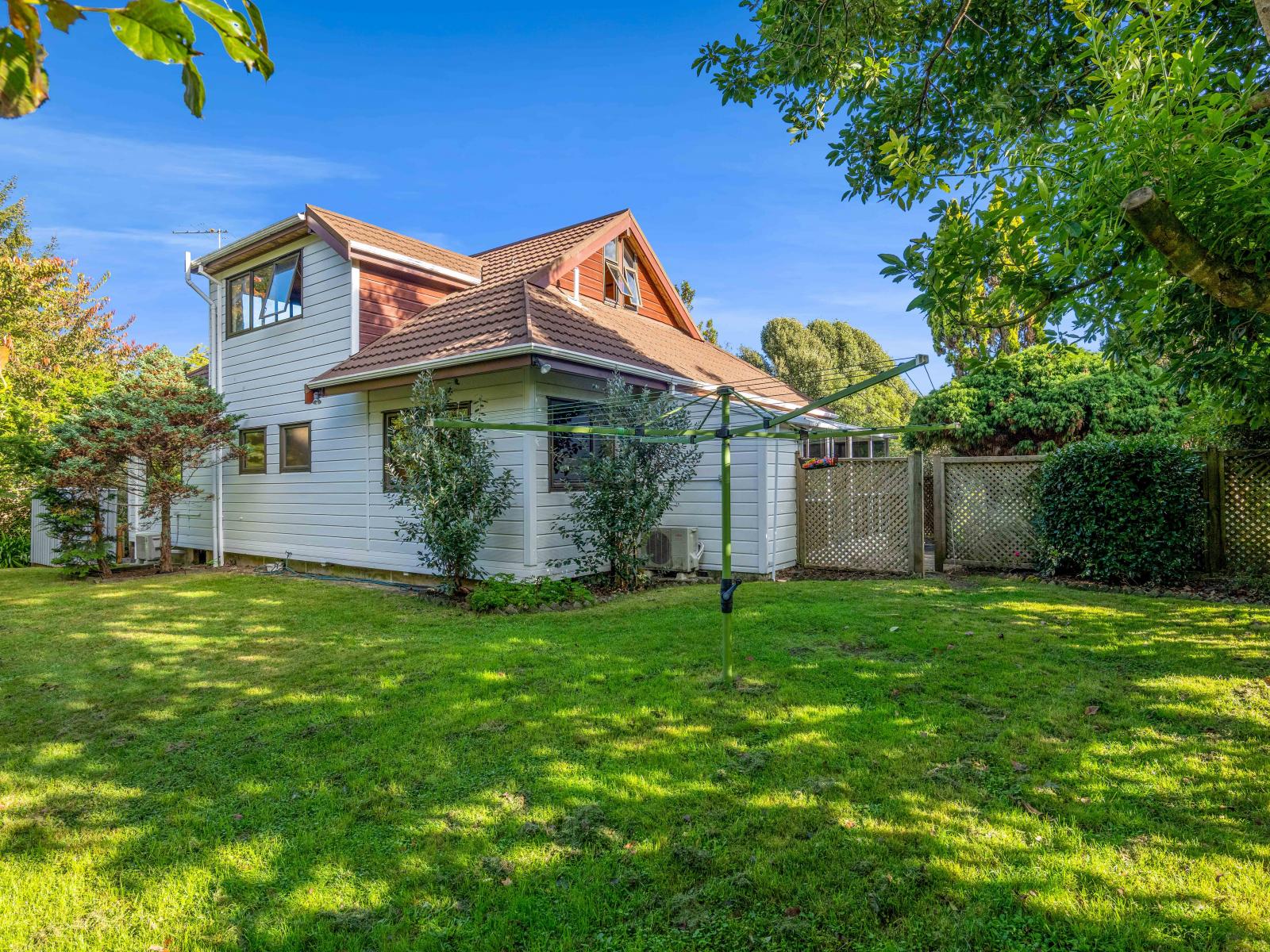21b Sequoia Grove, Merrilands