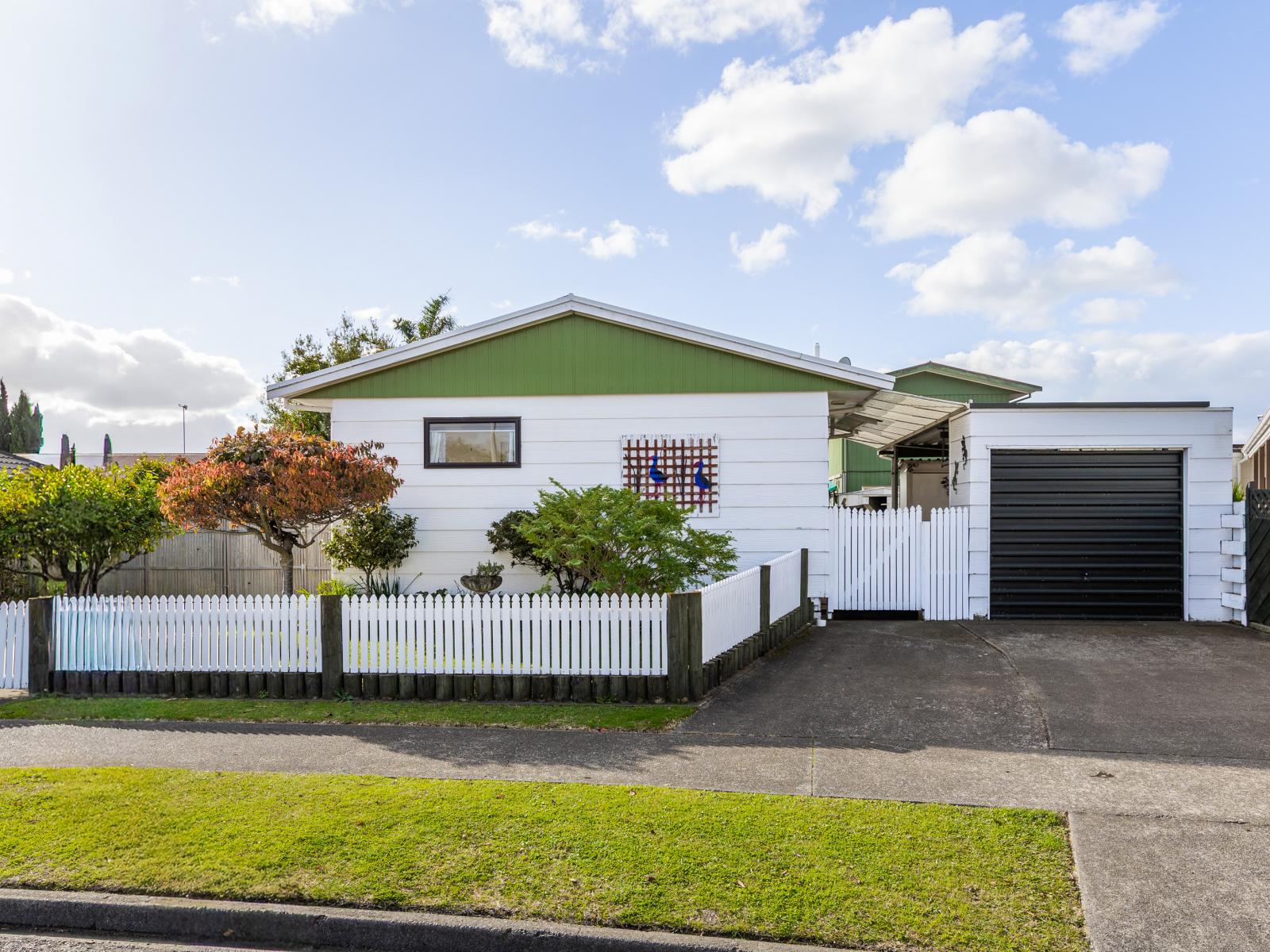 42 Konini Crescent, Pirimai