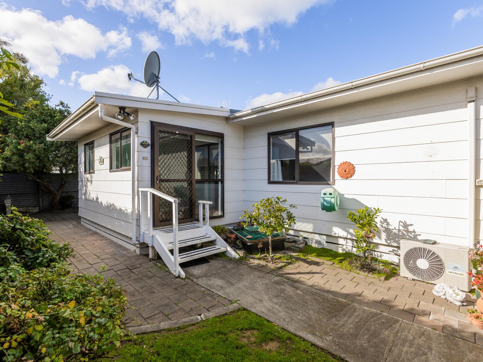 42 Konini Crescent, Pirimai