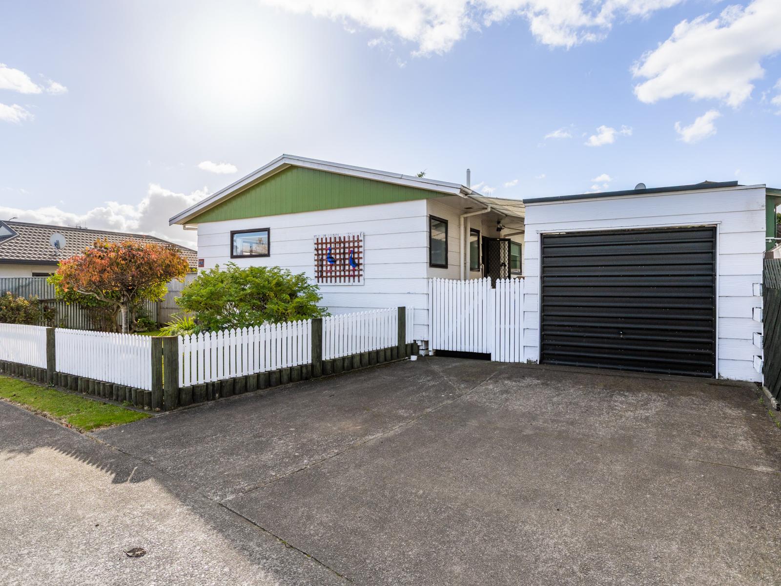 42 Konini Crescent, Pirimai
