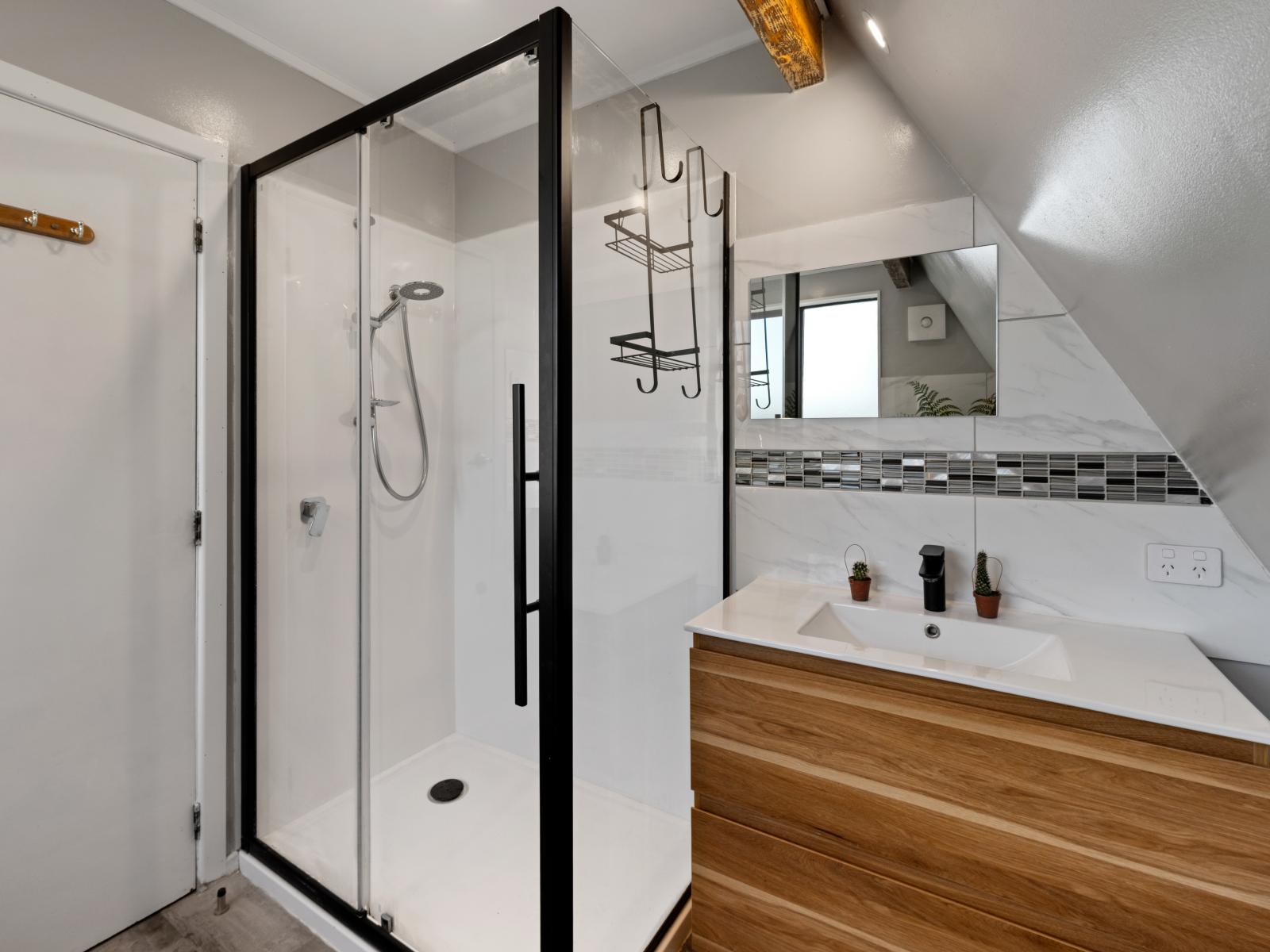 1 Don Place, Alexandra