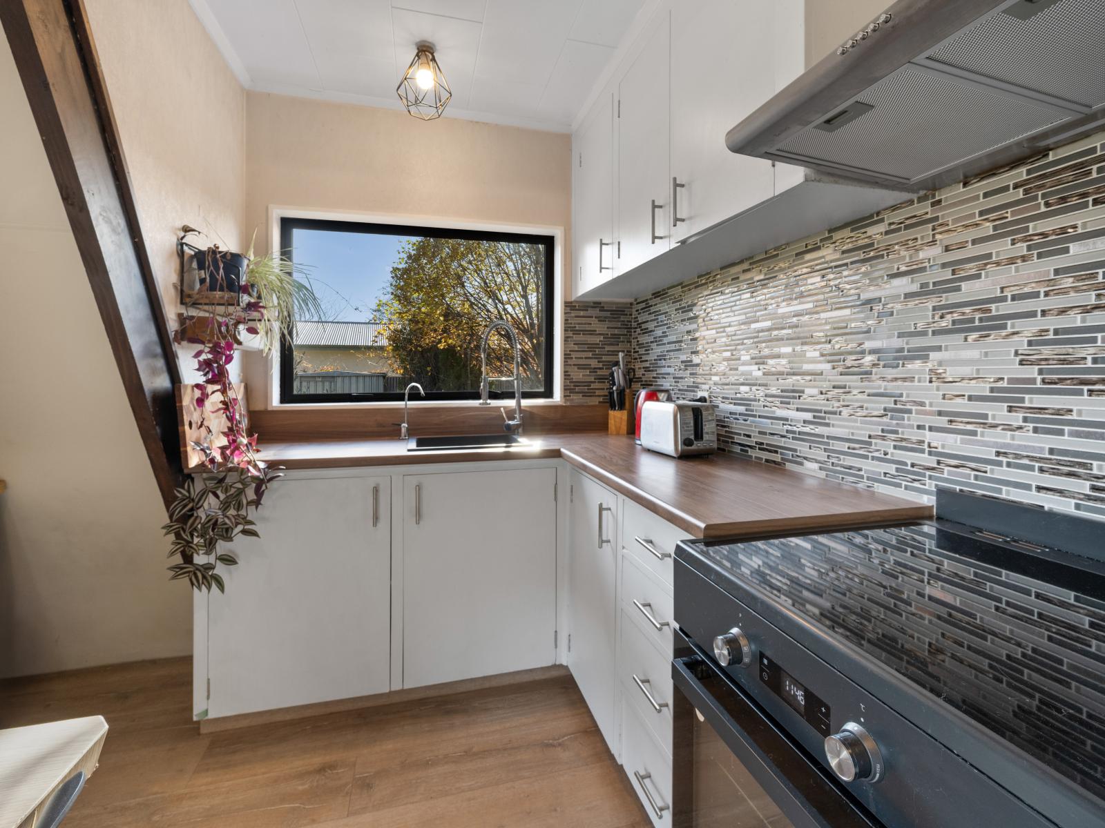 1 Don Place, Alexandra
