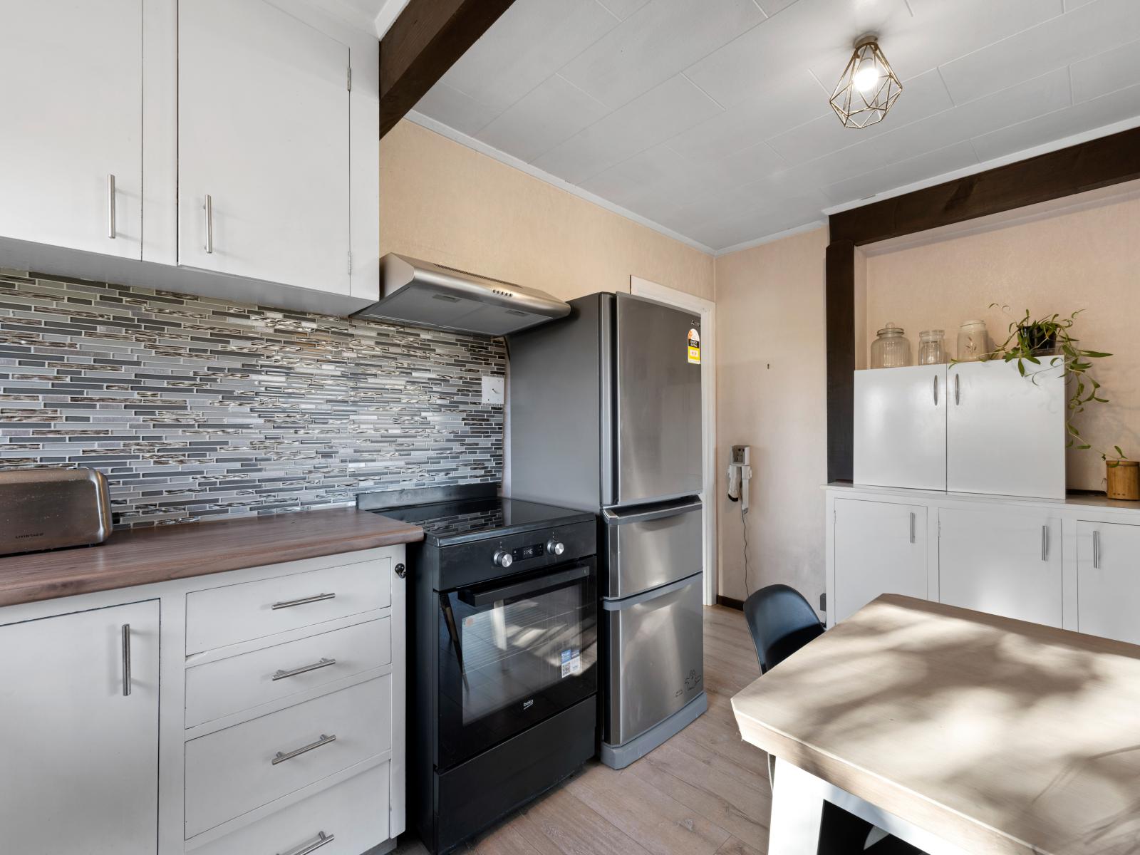 1 Don Place, Alexandra