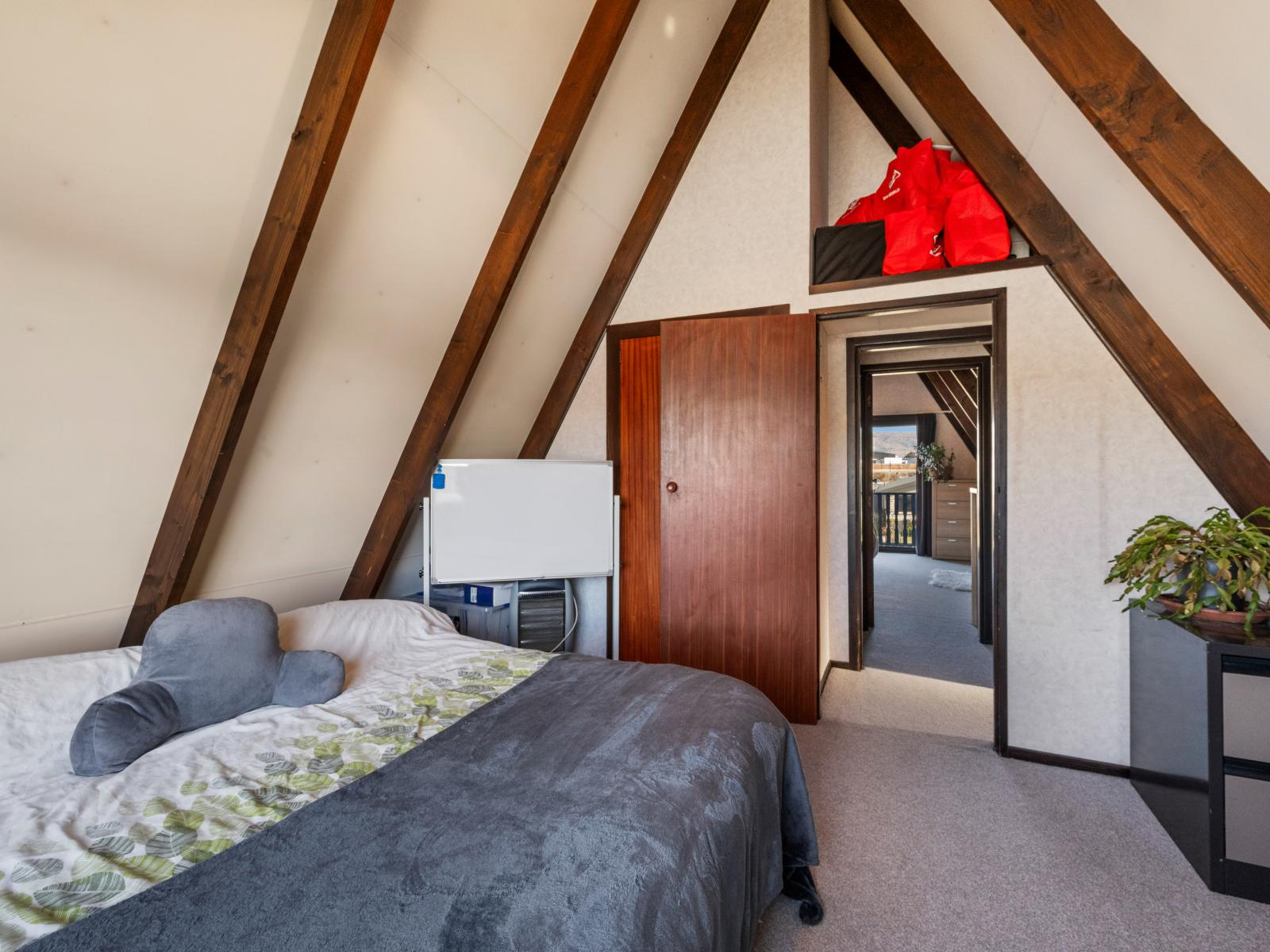 1 Don Place, Alexandra
