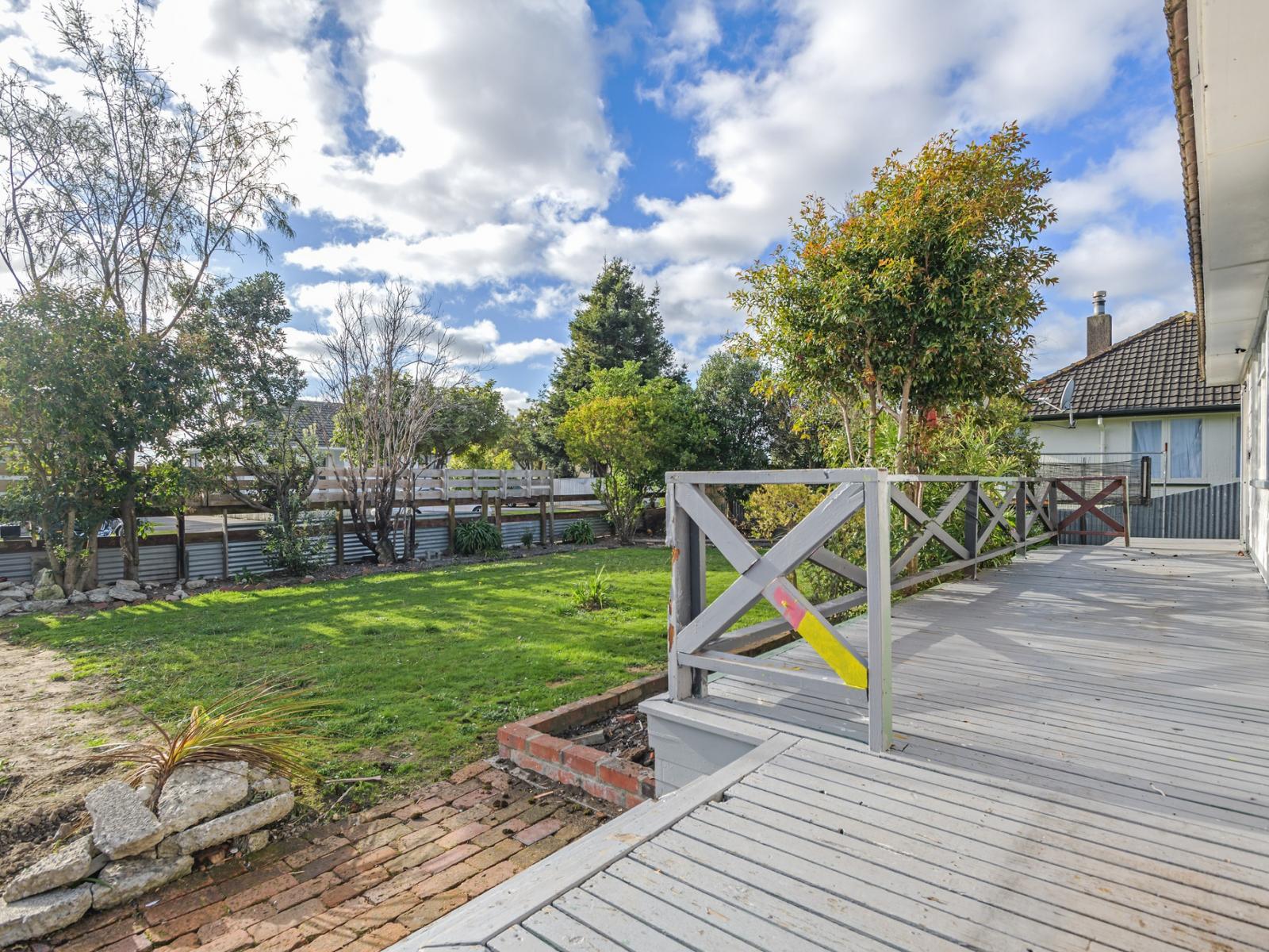10 Bristol Crescent, Roslyn