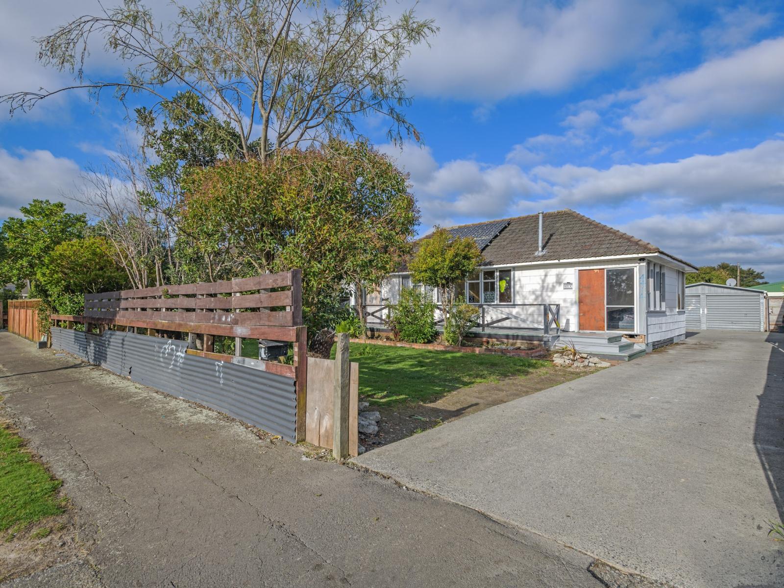 10 Bristol Crescent, Roslyn