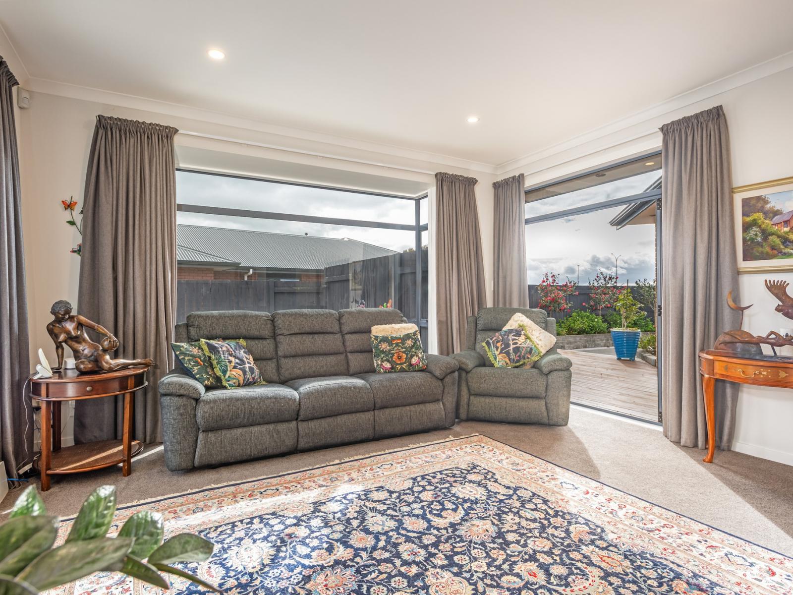 8 Crabapple Close, Milson