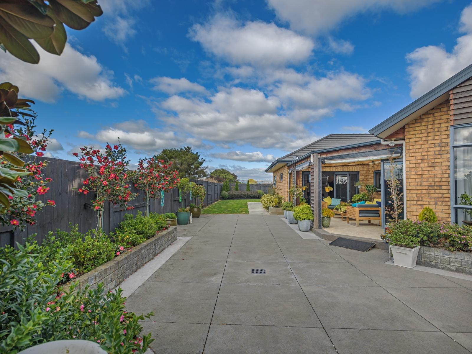 8 Crabapple Close, Milson