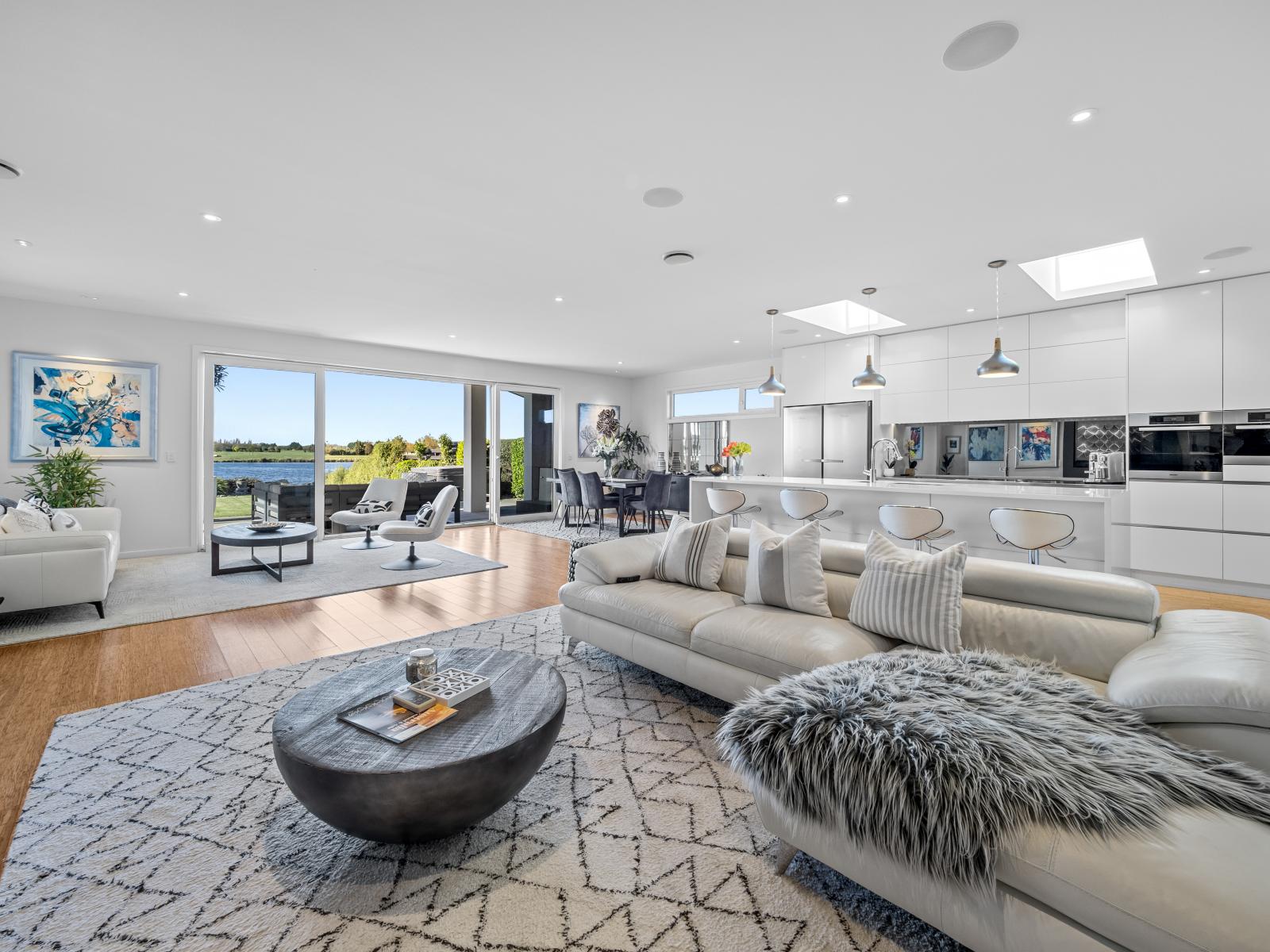 4 Waterton Point, Huntingdon