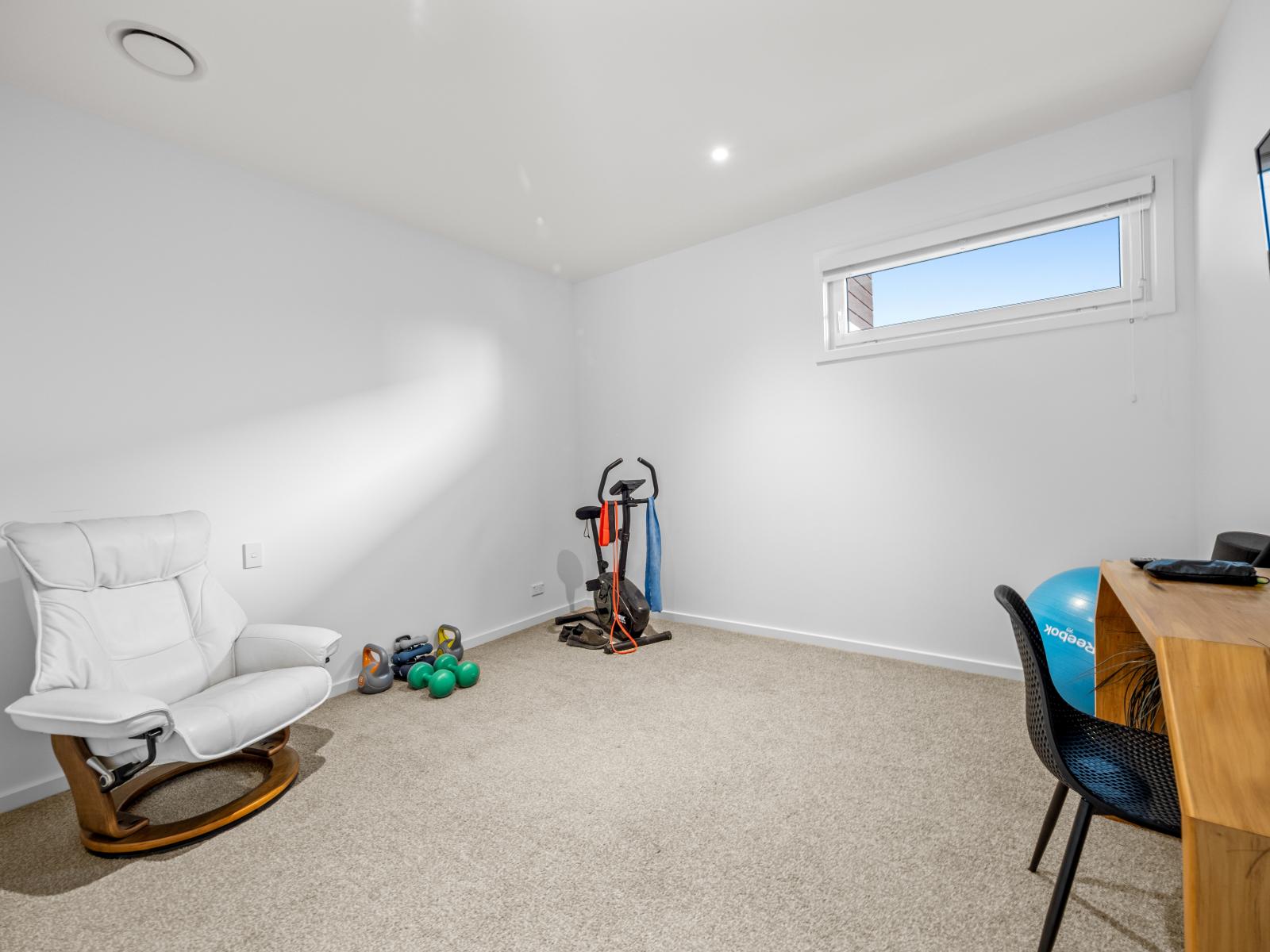 4 Waterton Point, Huntingdon
