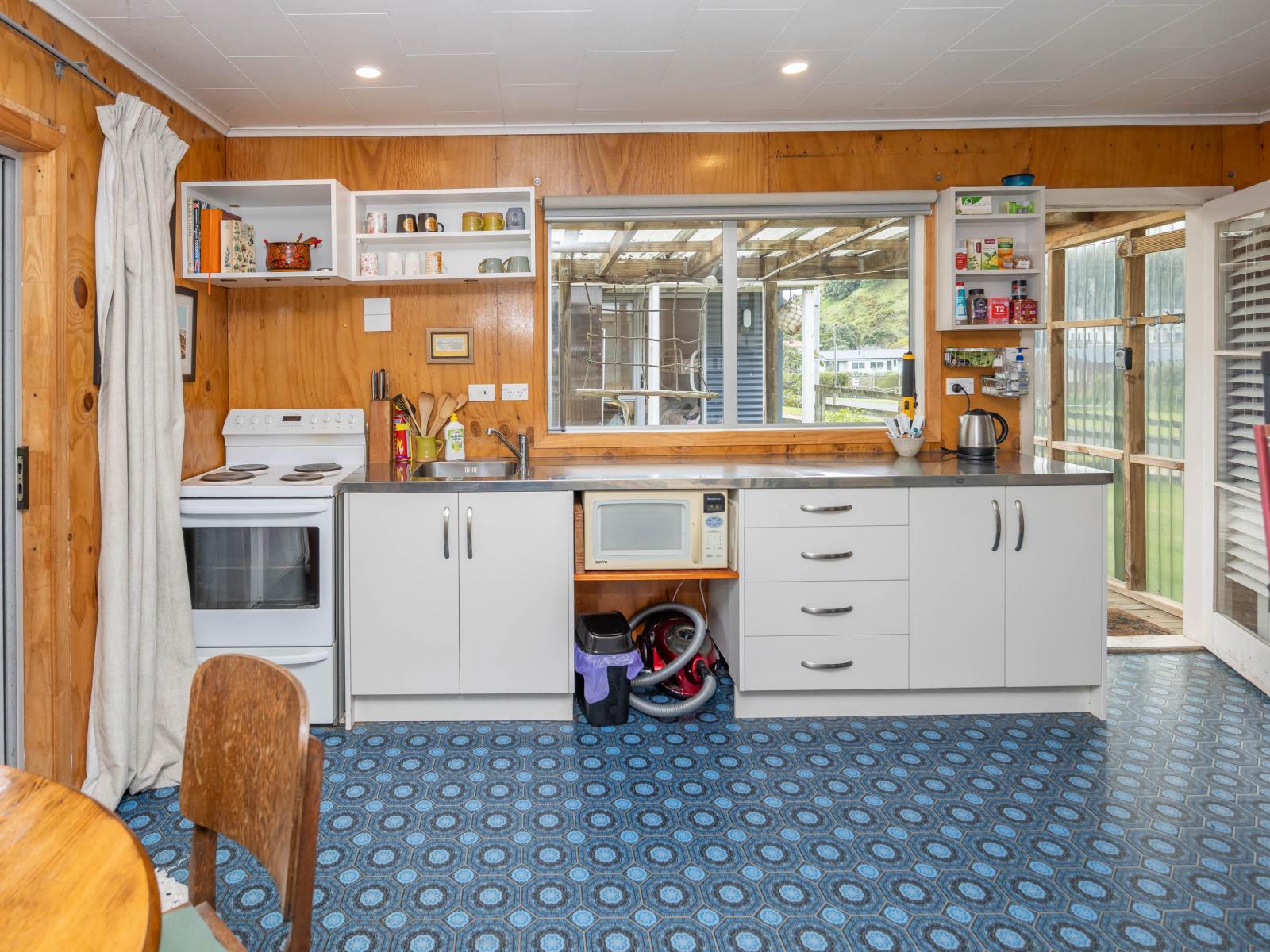 27 Lawton Drive, Aotea Harbour