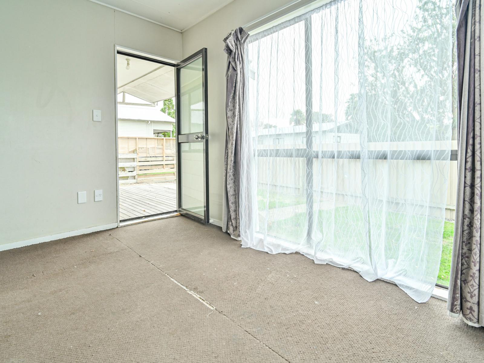 913F Nelson Street North, Mahora