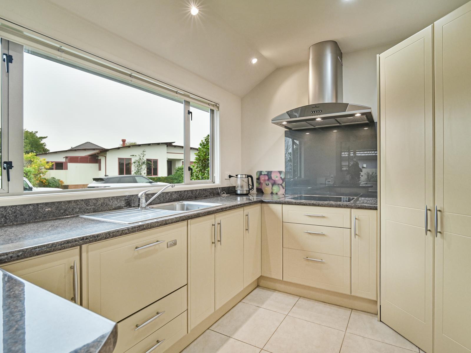 8 Saint Hill Rise, Havelock North