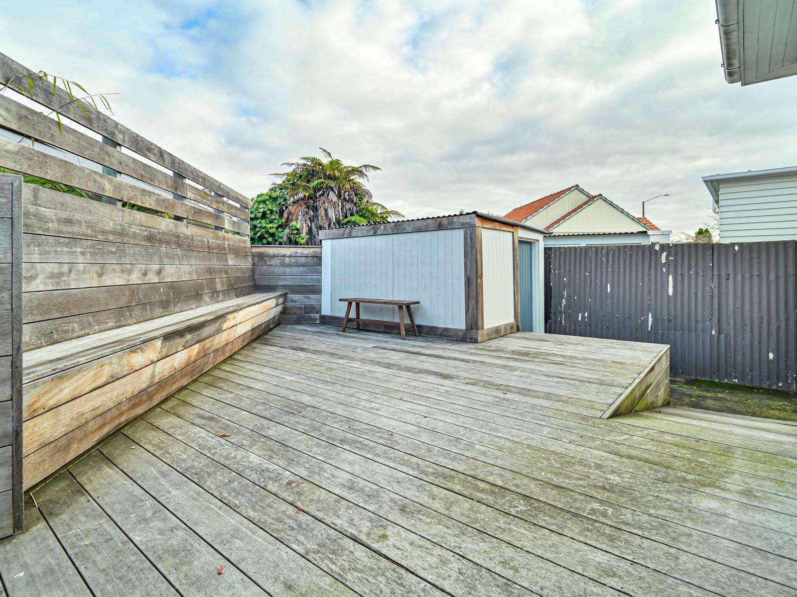 403 Akina Street, Akina