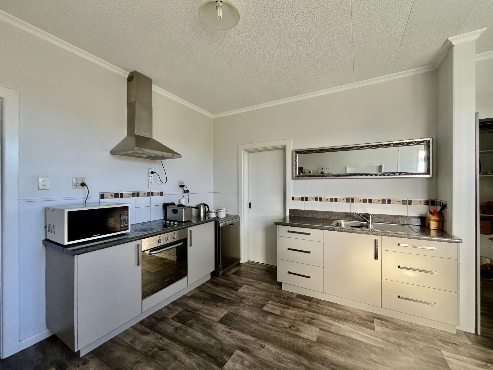 14 Queen Street, Westport