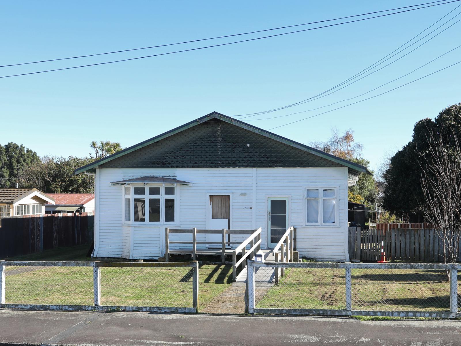 42 Stewart Street, Marton