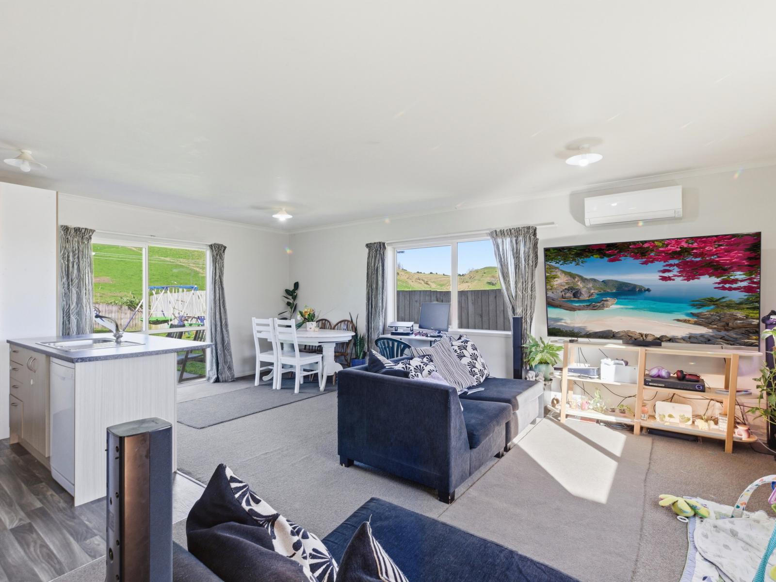186 / 186a Ballintoy Park Drive, Welcome Bay