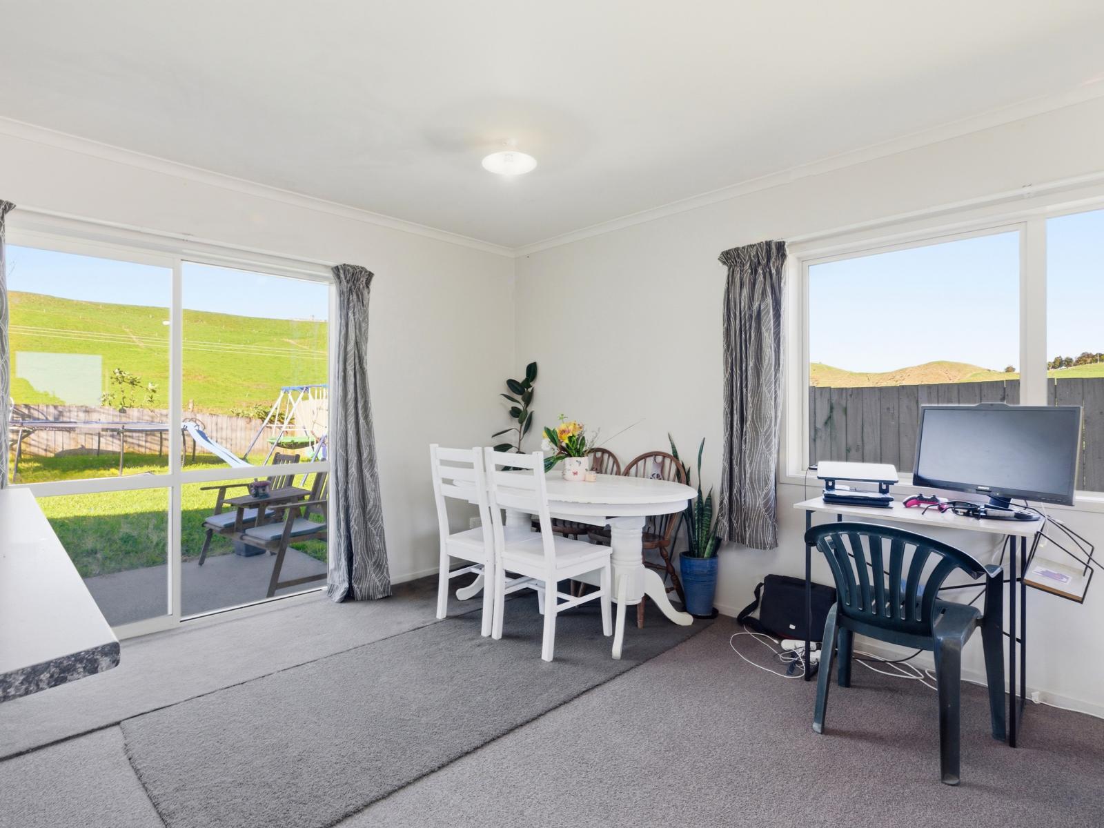 186 / 186a Ballintoy Park Drive, Welcome Bay
