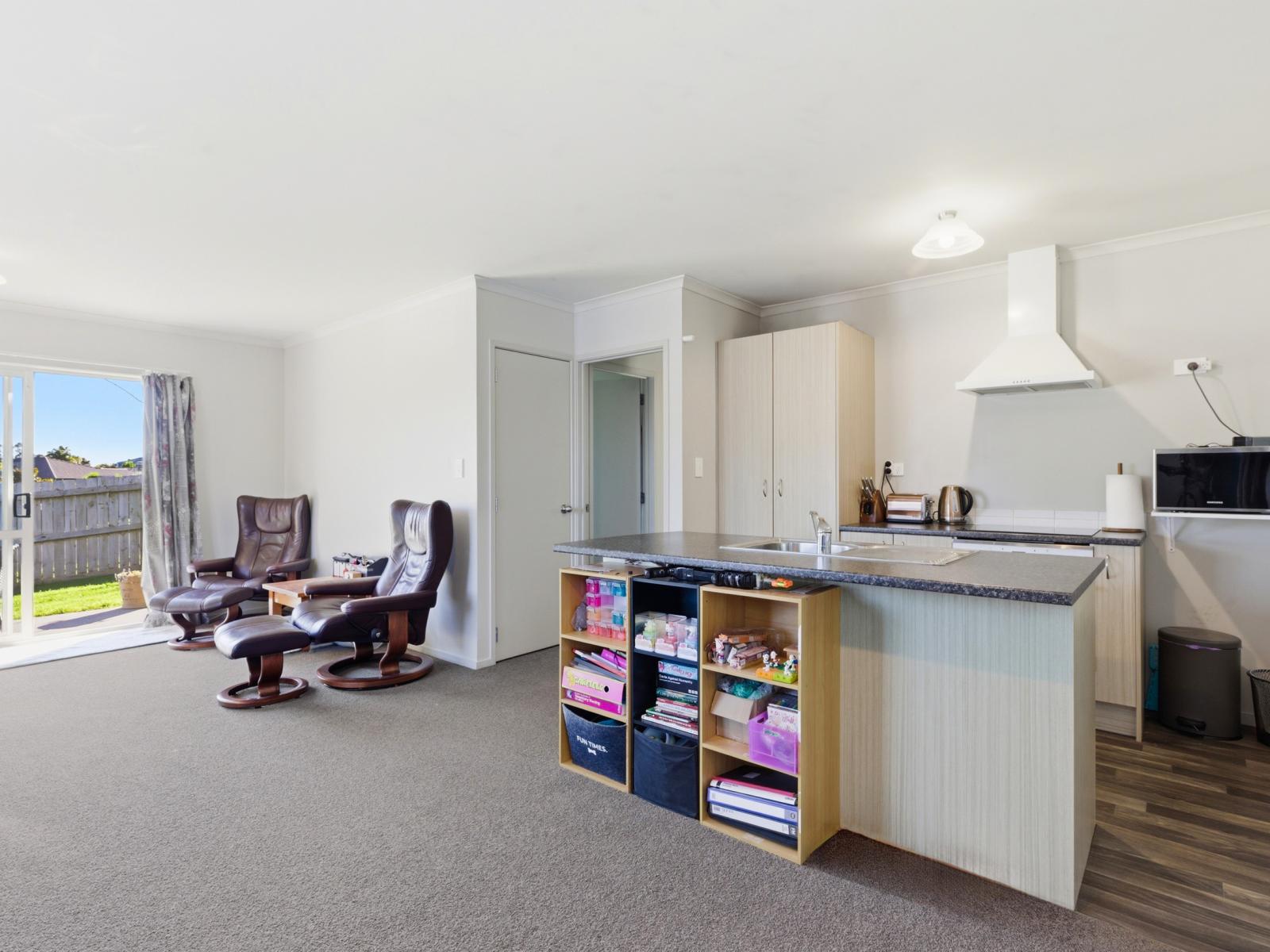 186 / 186a Ballintoy Park Drive, Welcome Bay