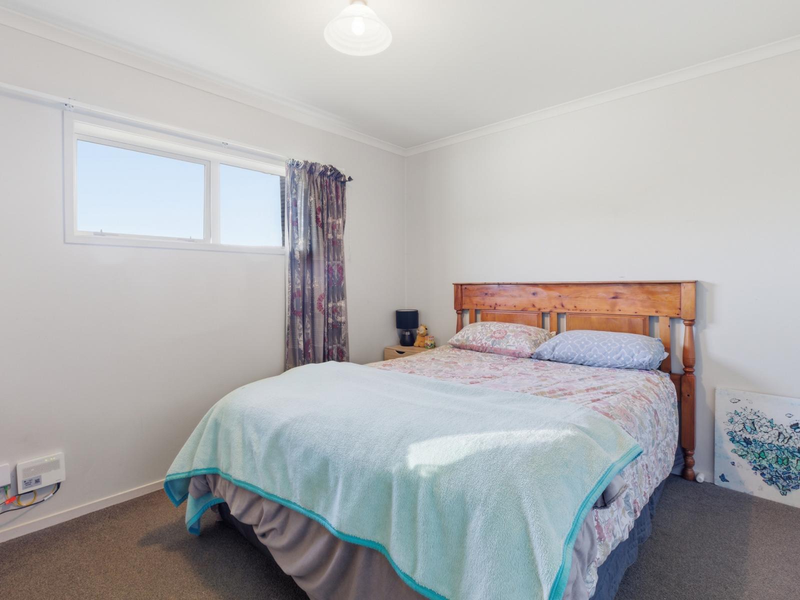 186 / 186a Ballintoy Park Drive, Welcome Bay