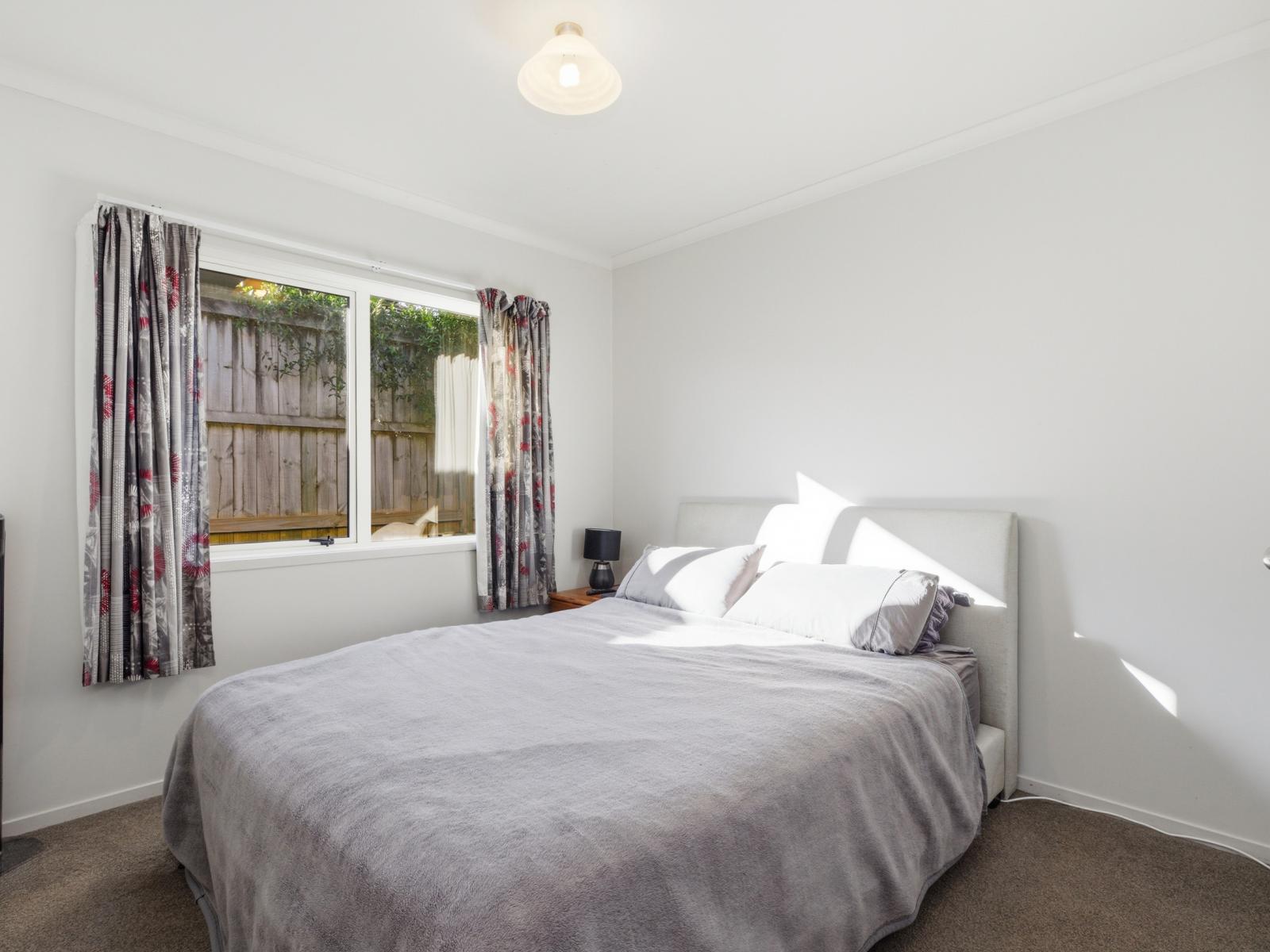 186 / 186a Ballintoy Park Drive, Welcome Bay
