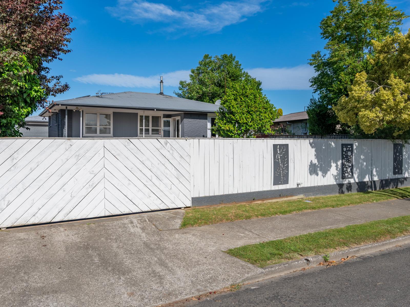 18 Lipscombe Crescent, Havelock North