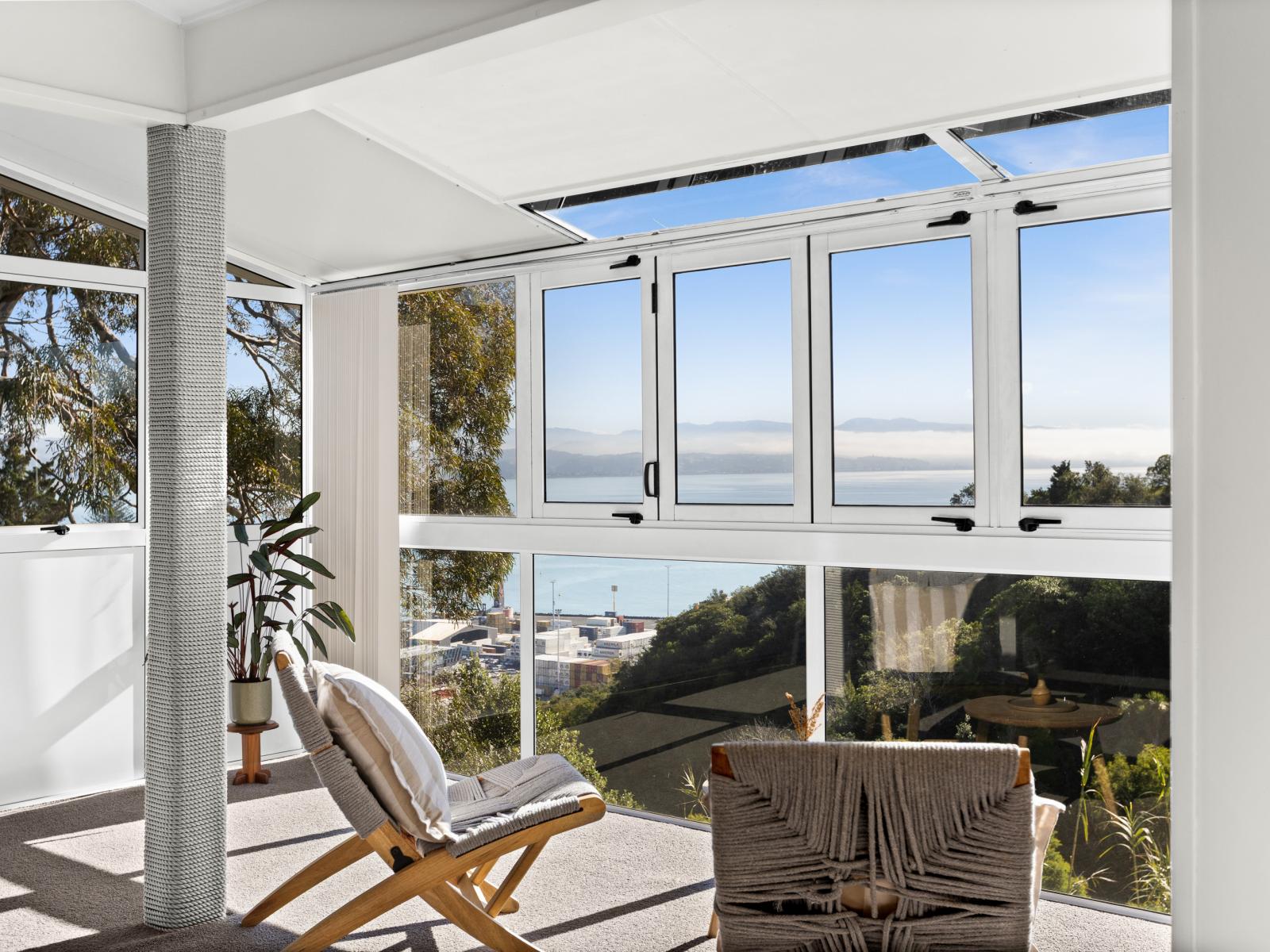 Unit 2, 3 Lighthouse Road, Bluff Hill