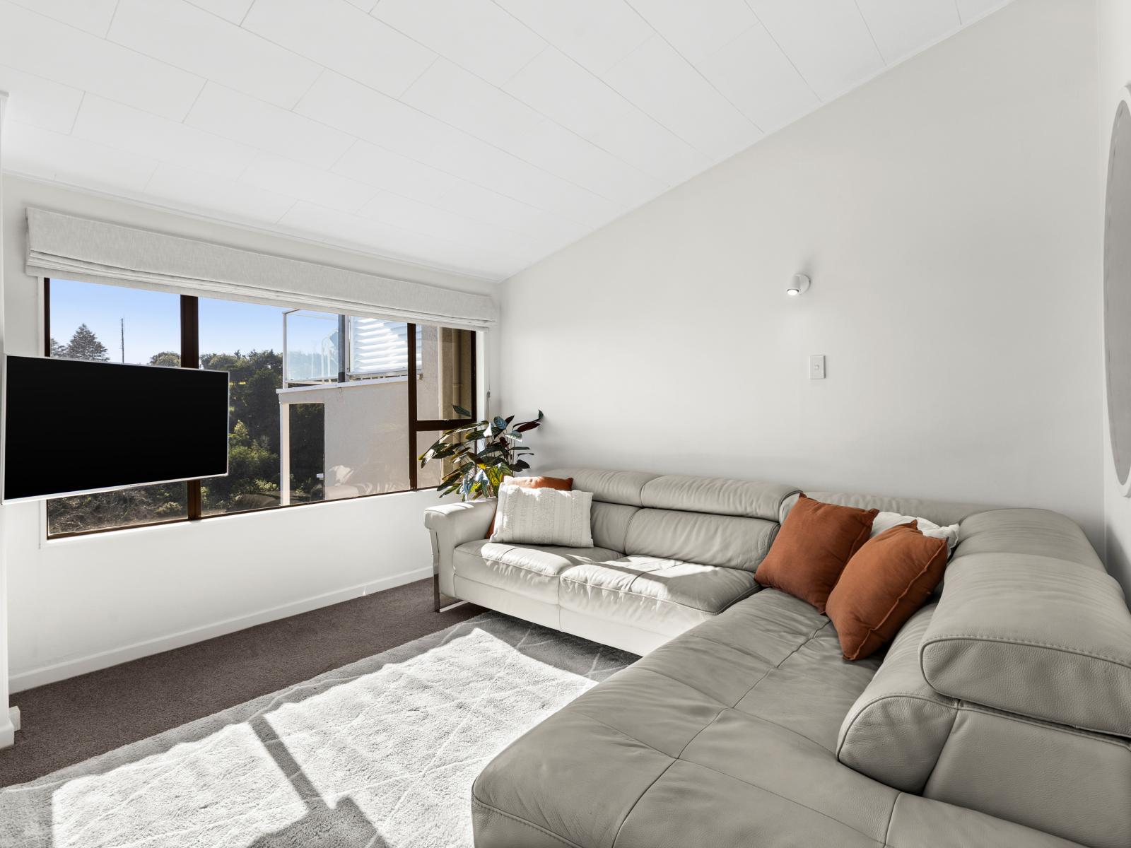 Unit 2, 3 Lighthouse Road, Bluff Hill