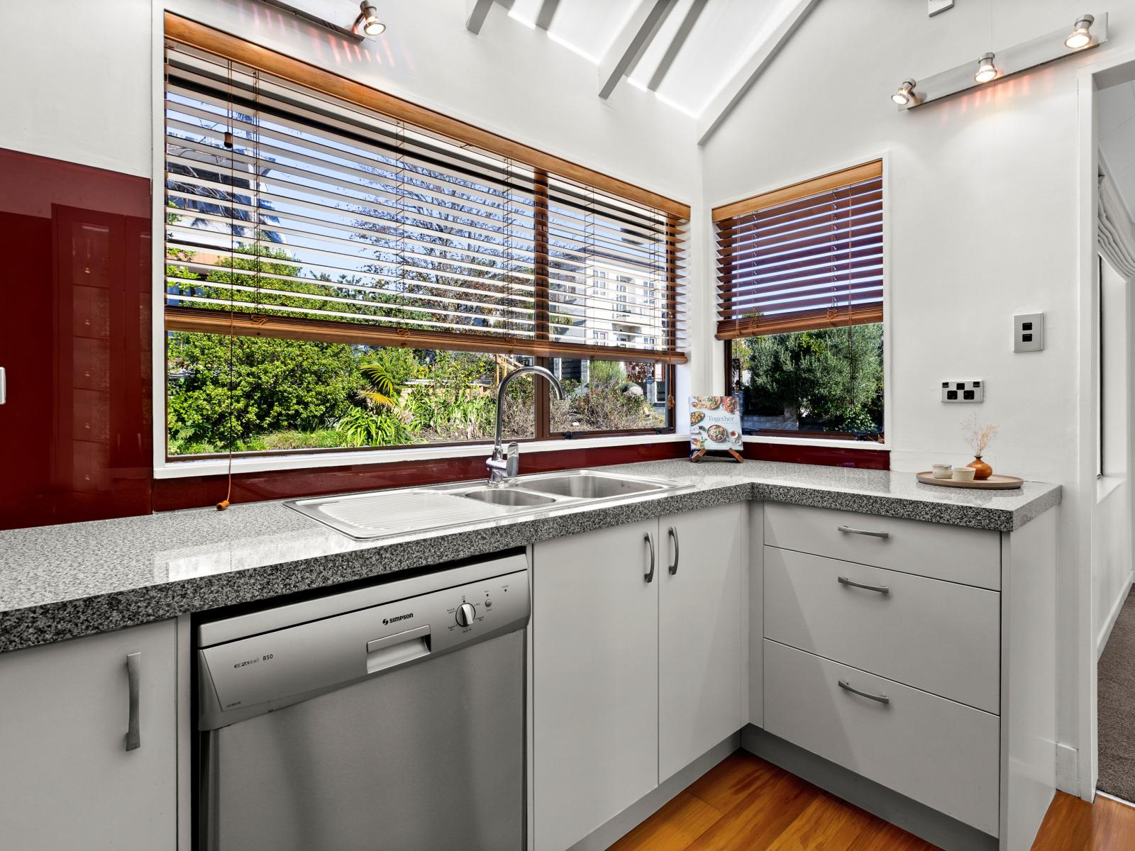 Unit 2, 3 Lighthouse Road, Bluff Hill