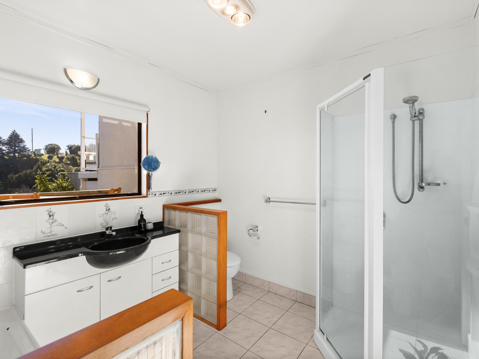 Unit 2, 3 Lighthouse Road, Bluff Hill