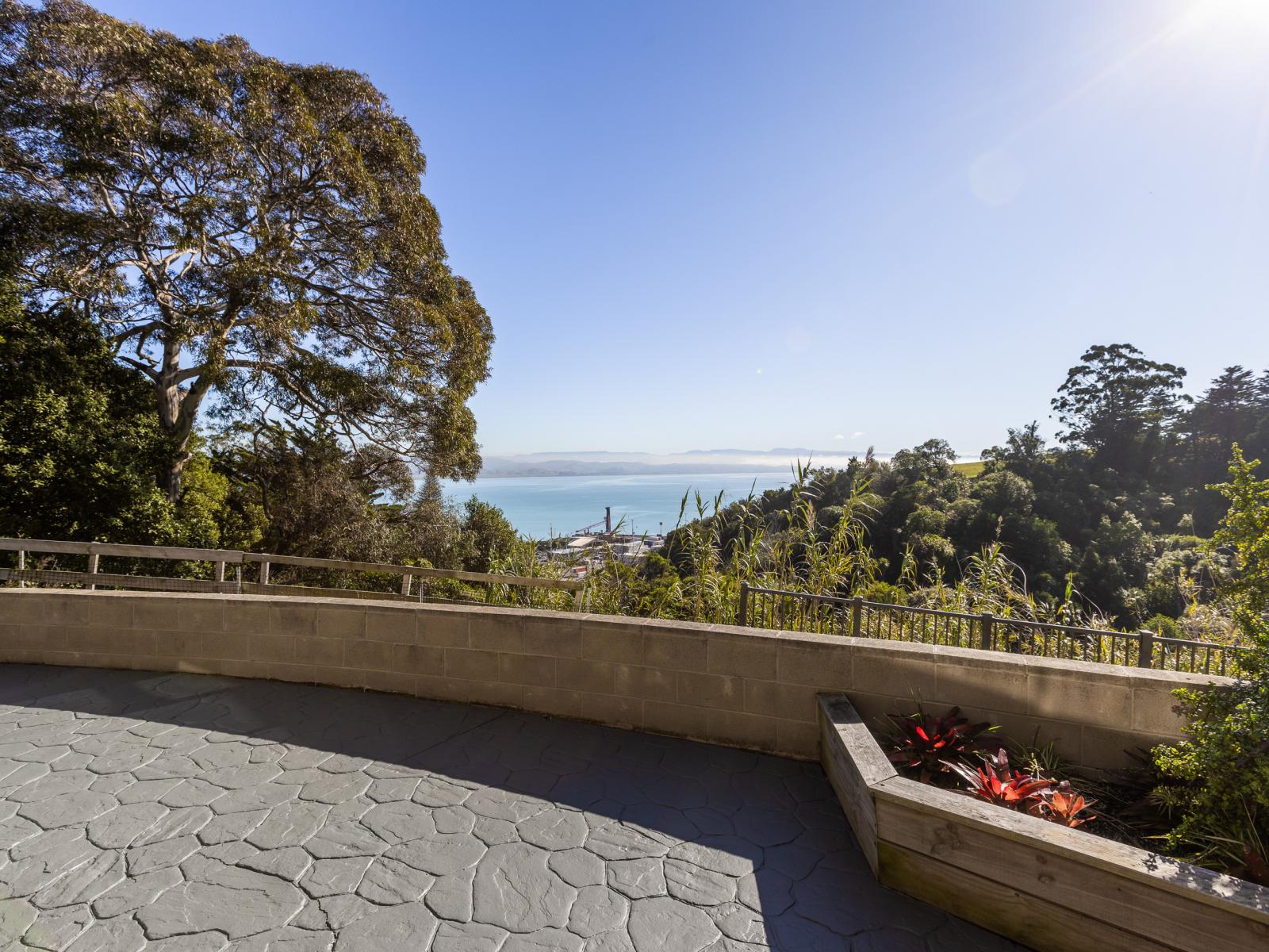 Unit 2, 3 Lighthouse Road, Bluff Hill