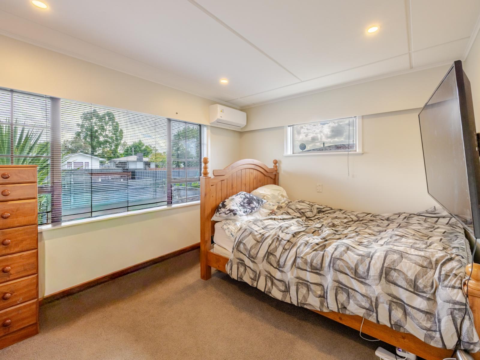 51 Downing Avenue, Pirimai