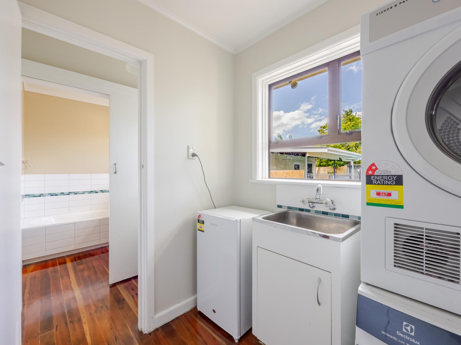 51 Downing Avenue, Pirimai