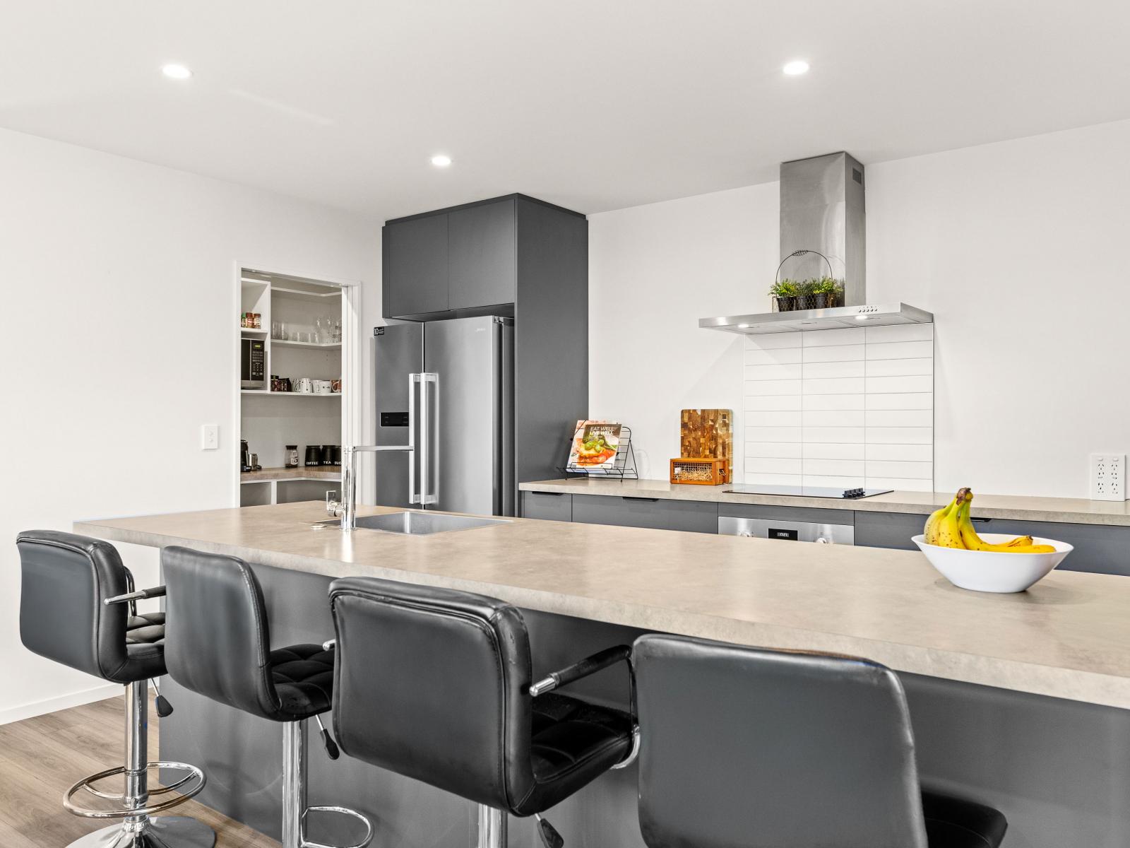 6 Helicon Street, Pegasus