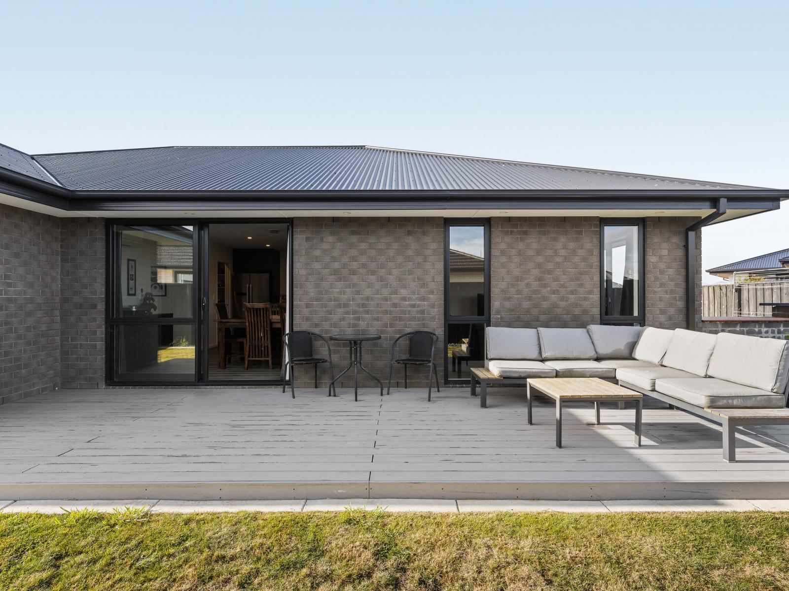 6 Helicon Street, Pegasus